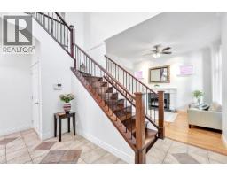 425 Tempe Crescent, North Vancouver, BC V7N1E7 Photo 6