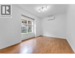 425 Tempe Crescent, North Vancouver, BC V7N1E7 Photo 10