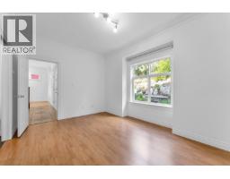 425 Tempe Crescent, North Vancouver, BC V7N1E7 Photo 11