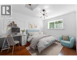425 Tempe Crescent, North Vancouver, BC V7N1E7 Photo 16