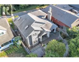 425 Tempe Crescent, North Vancouver, BC V7N1E7 Photo 23