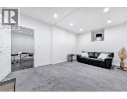 425 Tempe Crescent, North Vancouver, BC V7N1E7 Photo 32