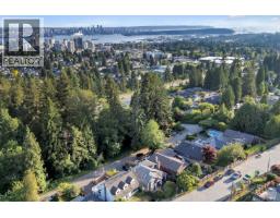 425 Tempe Crescent, North Vancouver, BC V7N1E7 Photo 27