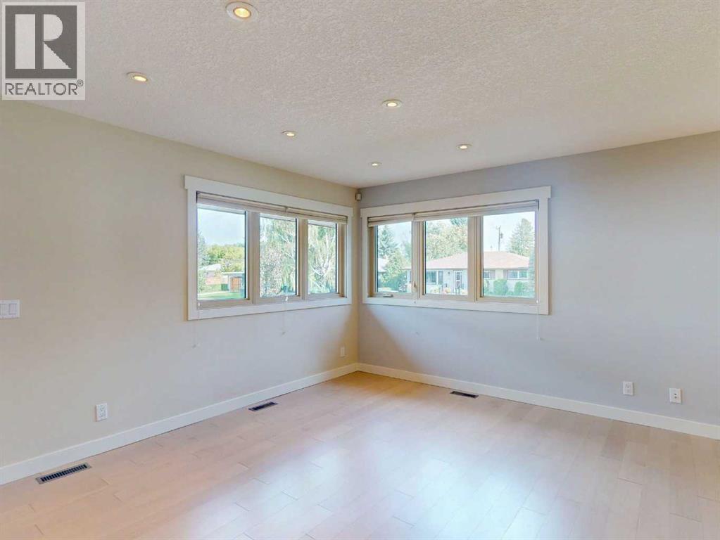 23 Brown Crescent NW - photo 5