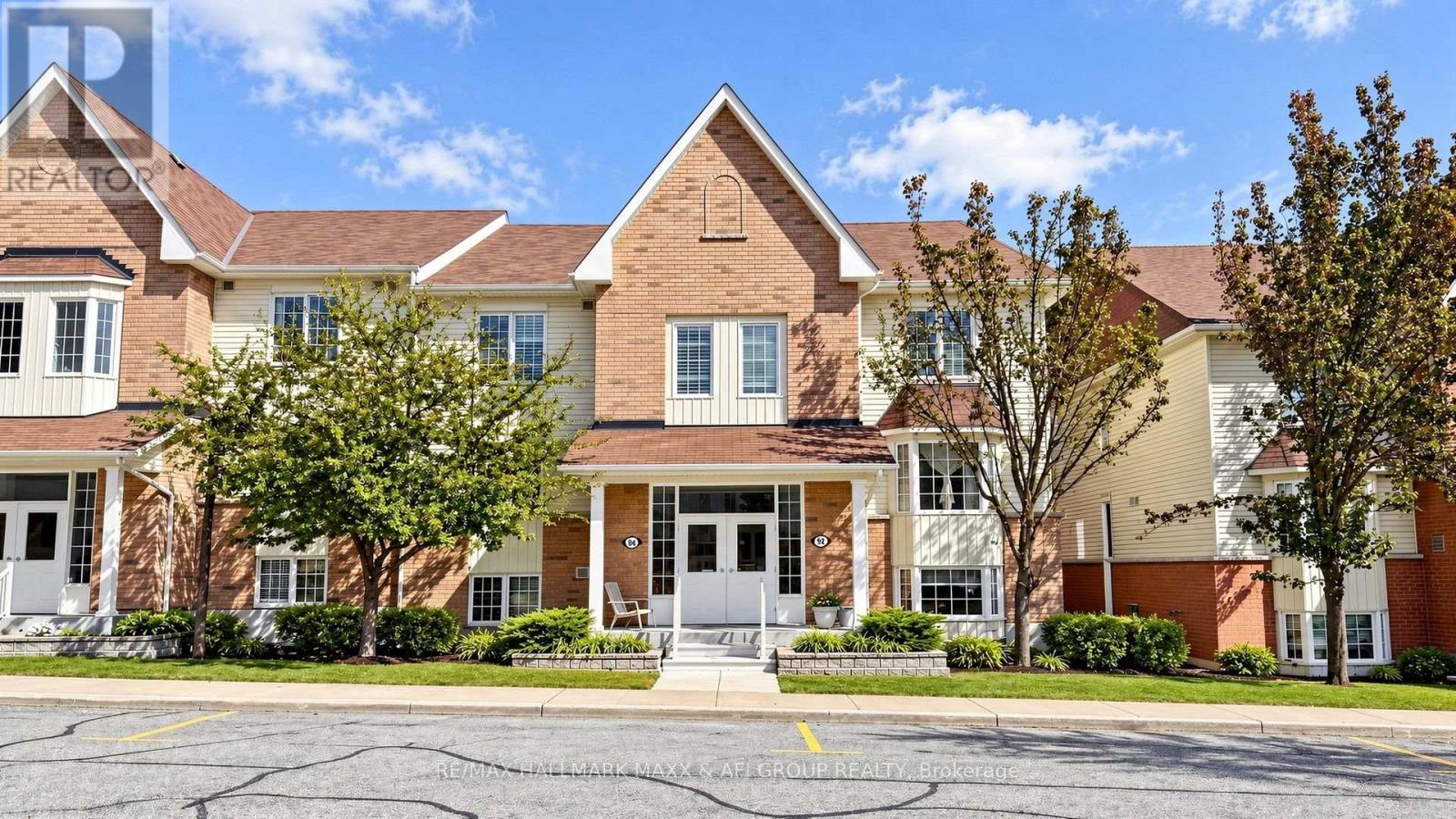 2 - 92 PETRA WAY
