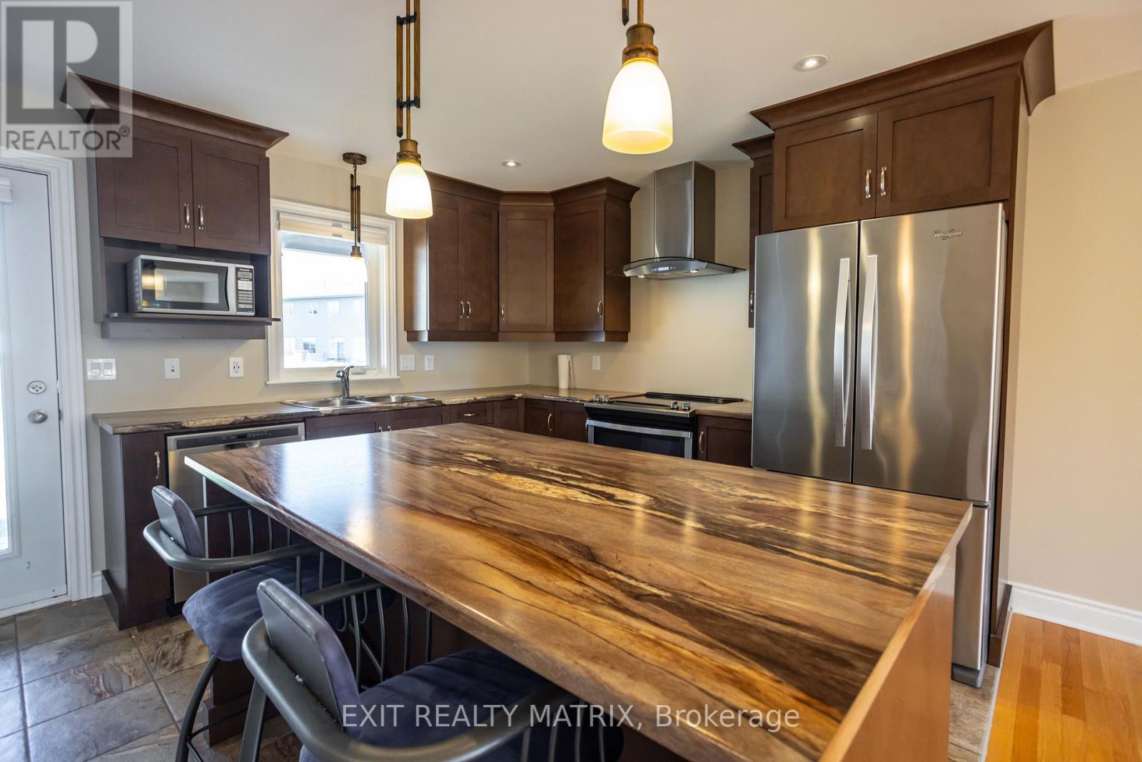 111 YORK CROSSING - 12