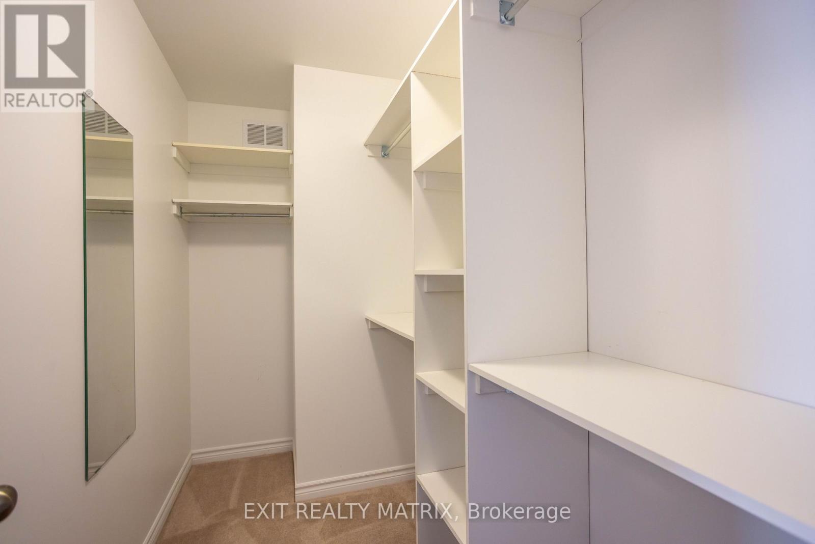 111 YORK CROSSING - 18