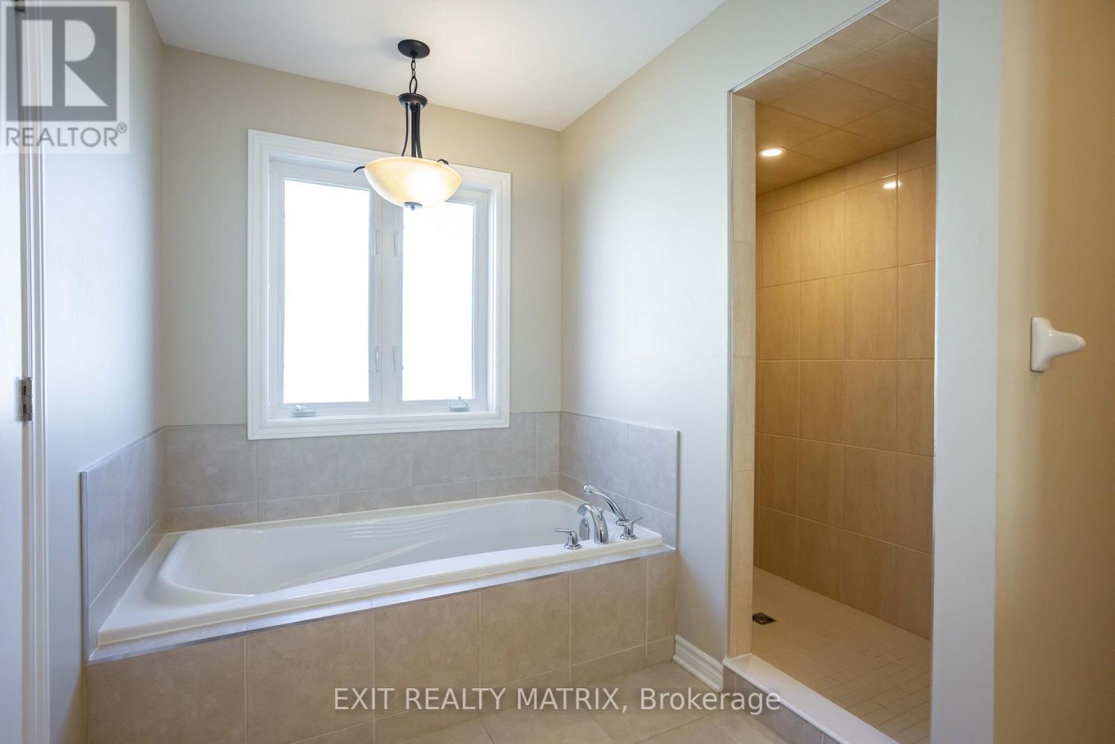 111 YORK CROSSING - 20