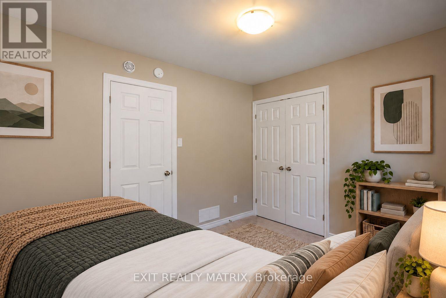 111 YORK CROSSING - 22