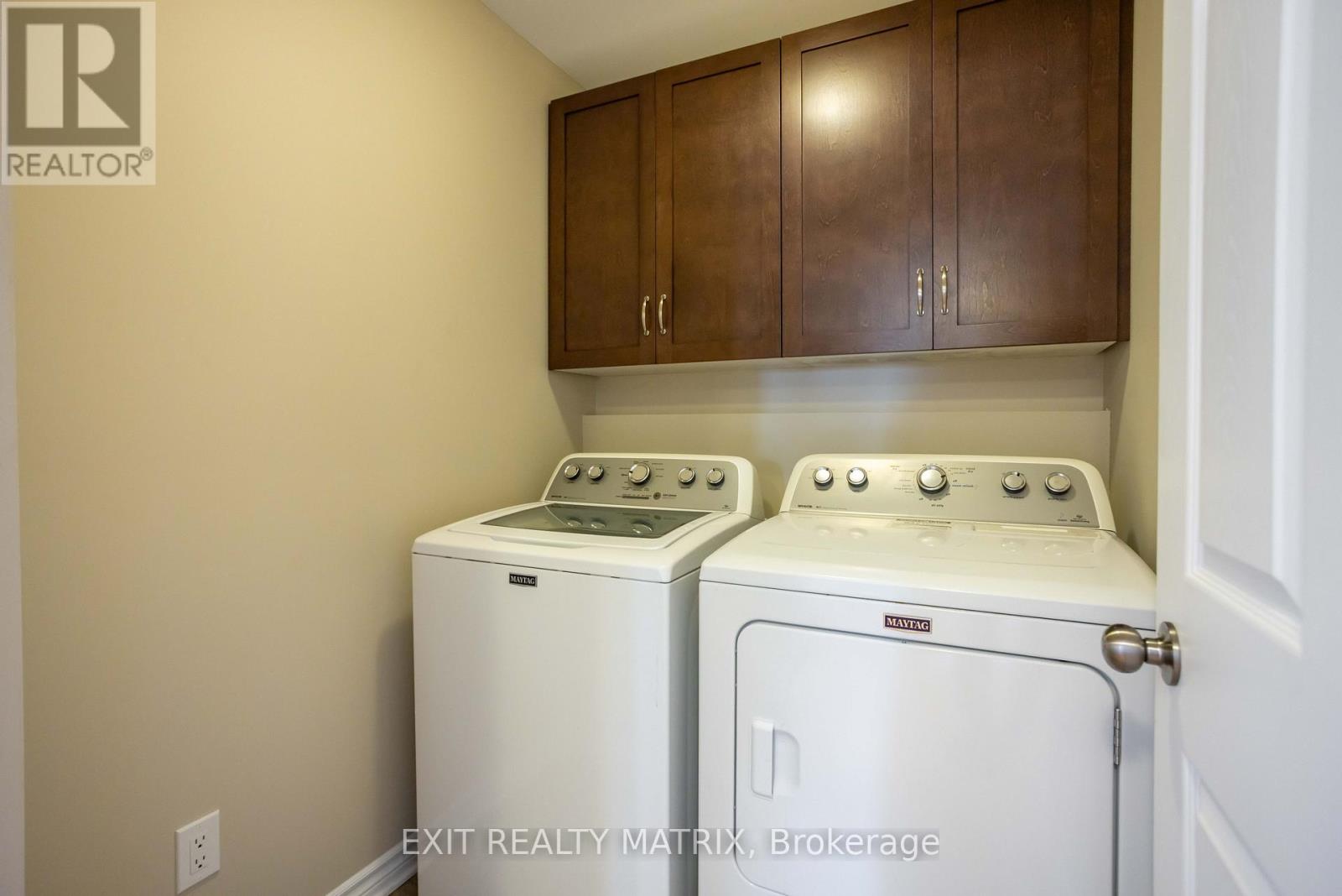 111 YORK CROSSING - 26