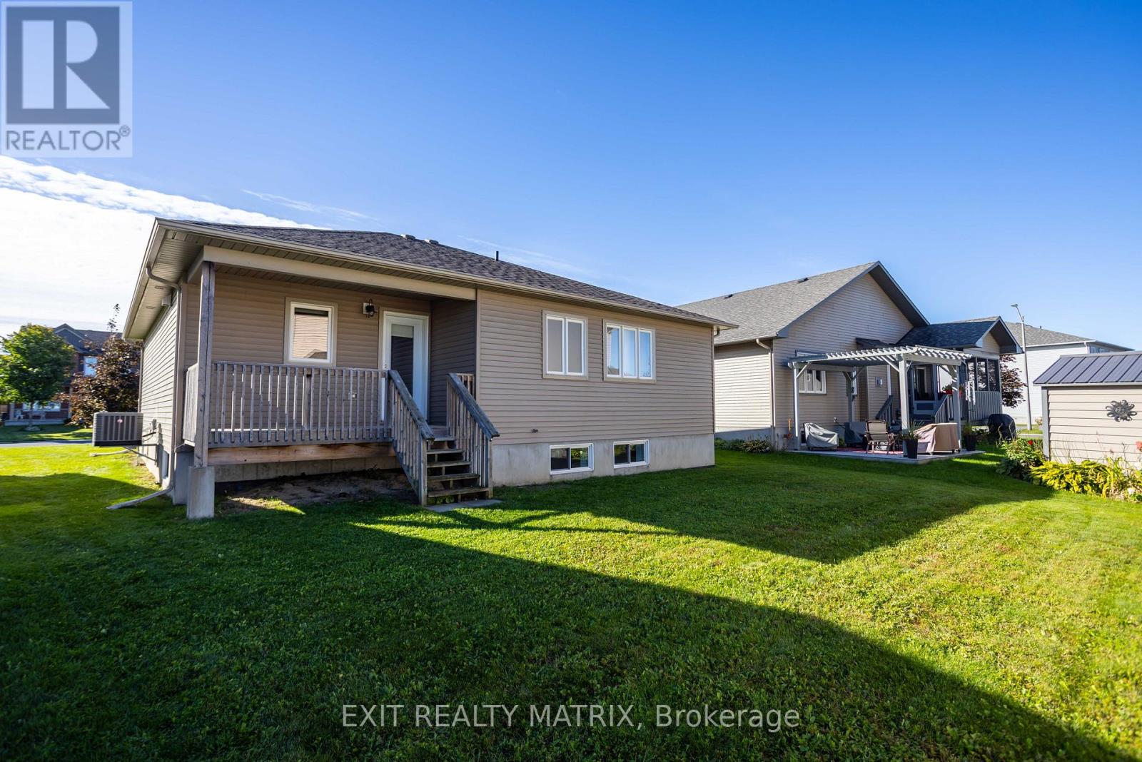 111 YORK CROSSING - Image 32