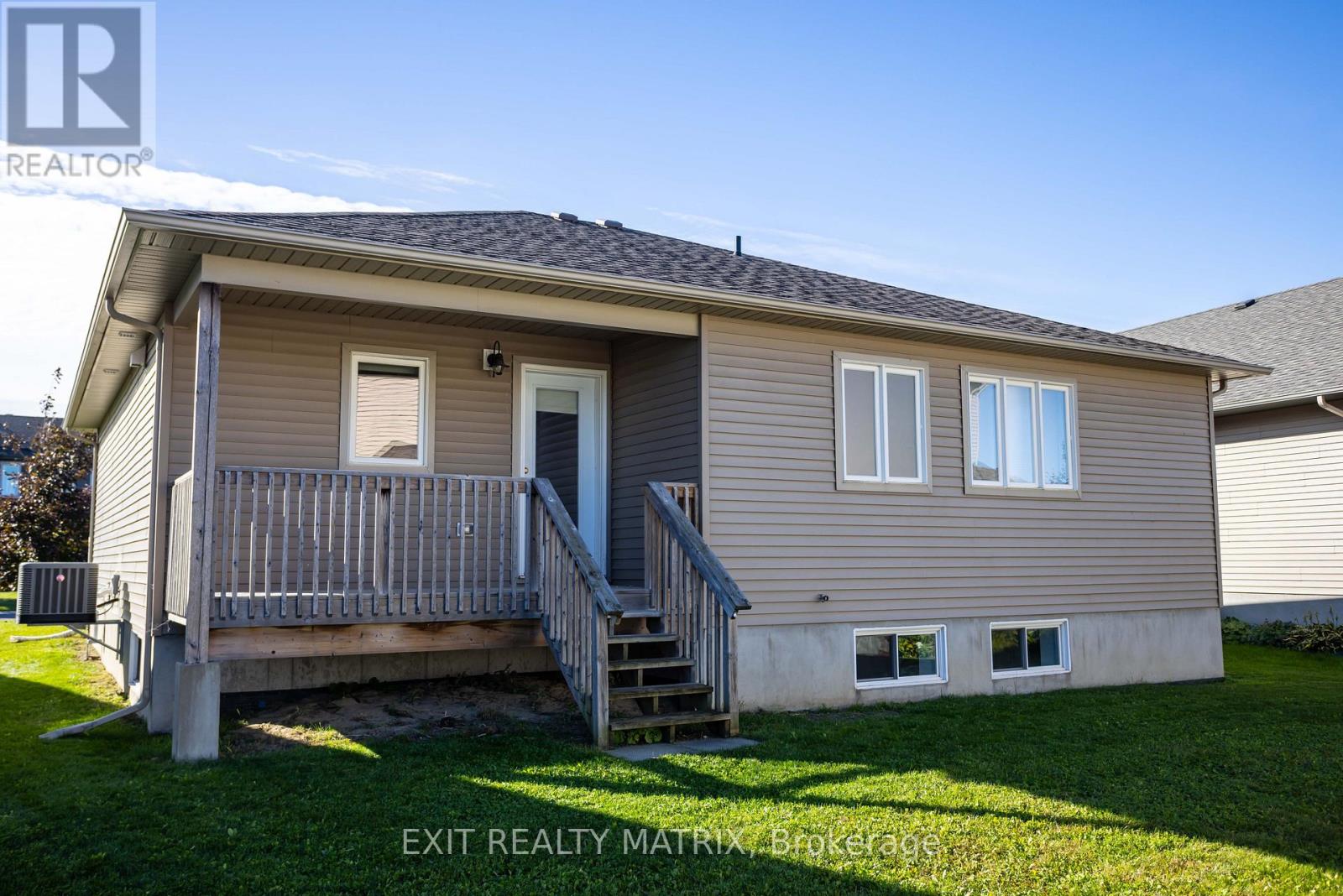 111 YORK CROSSING - 33