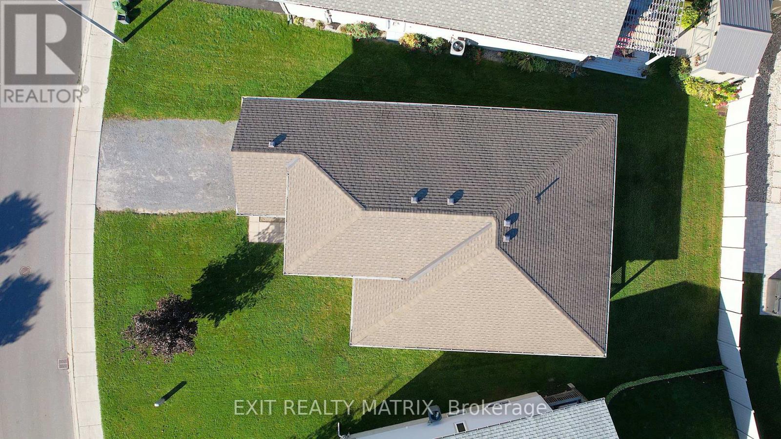 111 YORK CROSSING - Image 34