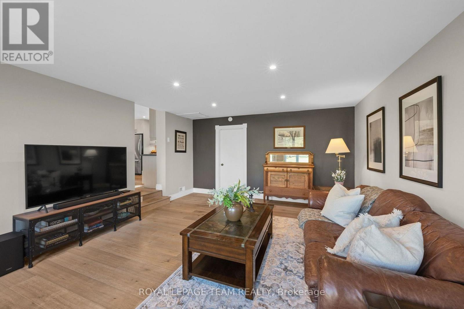 1610 RIDEAUVALE AVENUE - 17