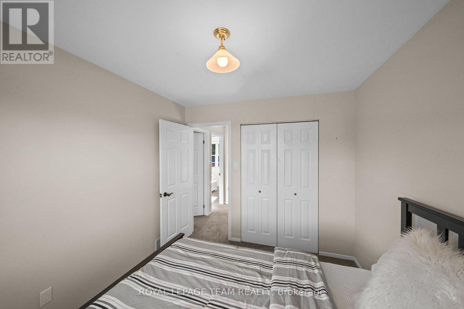1610 RIDEAUVALE AVENUE - 24