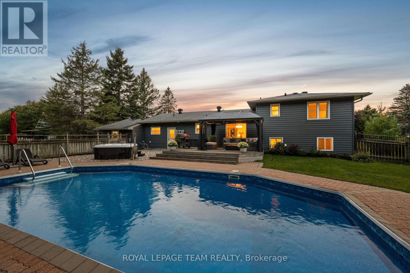 1610 RIDEAUVALE AVENUE - 34