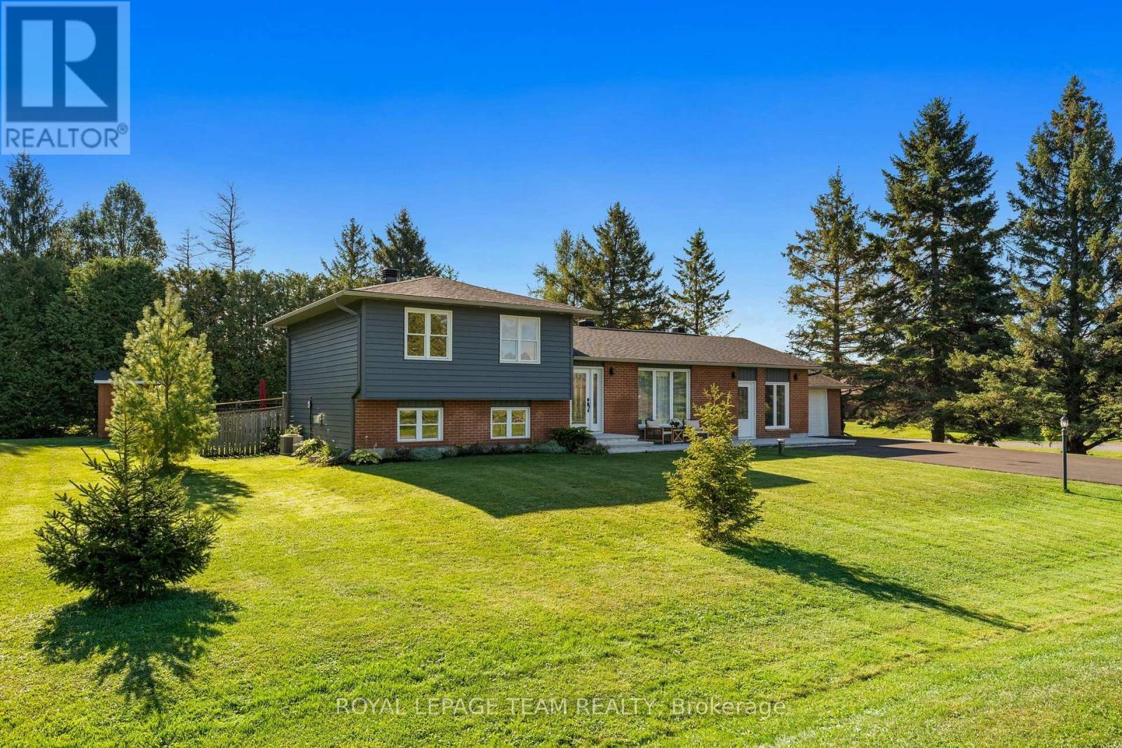1610 RIDEAUVALE AVENUE - 4