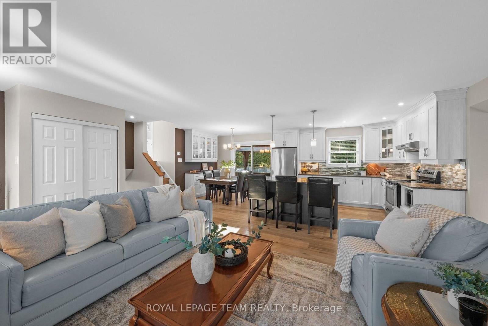 1610 RIDEAUVALE AVENUE - 9