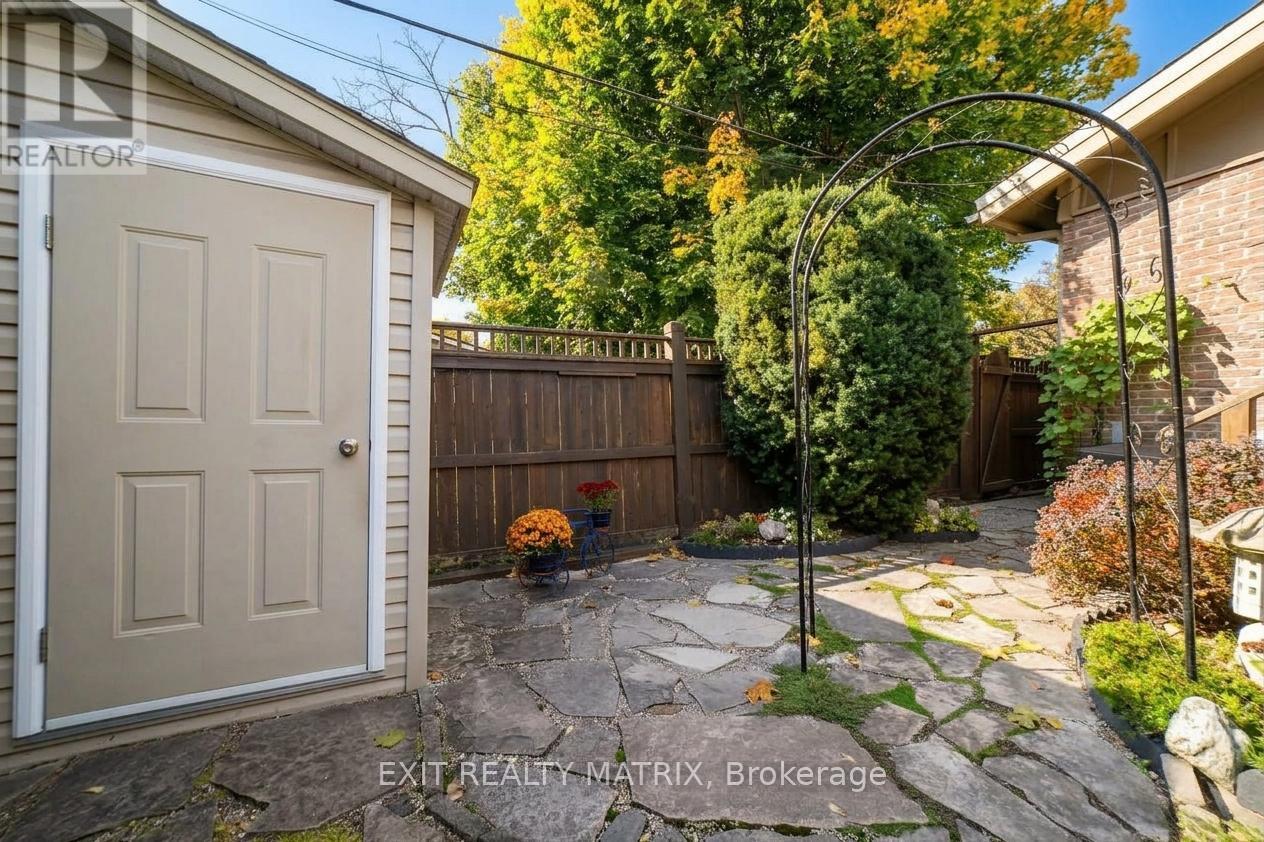1866 LENESTER AVENUE - Image 32