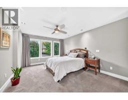 2pc Bathroom - 4117 16a Street Sw, Calgary, AB T2G3T7 Photo 17
