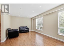 32 Henderson Drive, Aurora, ON L4G3L2 Photo 11