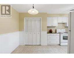 32 Henderson Drive, Aurora, ON L4G3L2 Photo 23