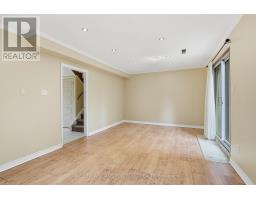 32 Henderson Drive, Aurora, ON L4G3L2 Photo 9