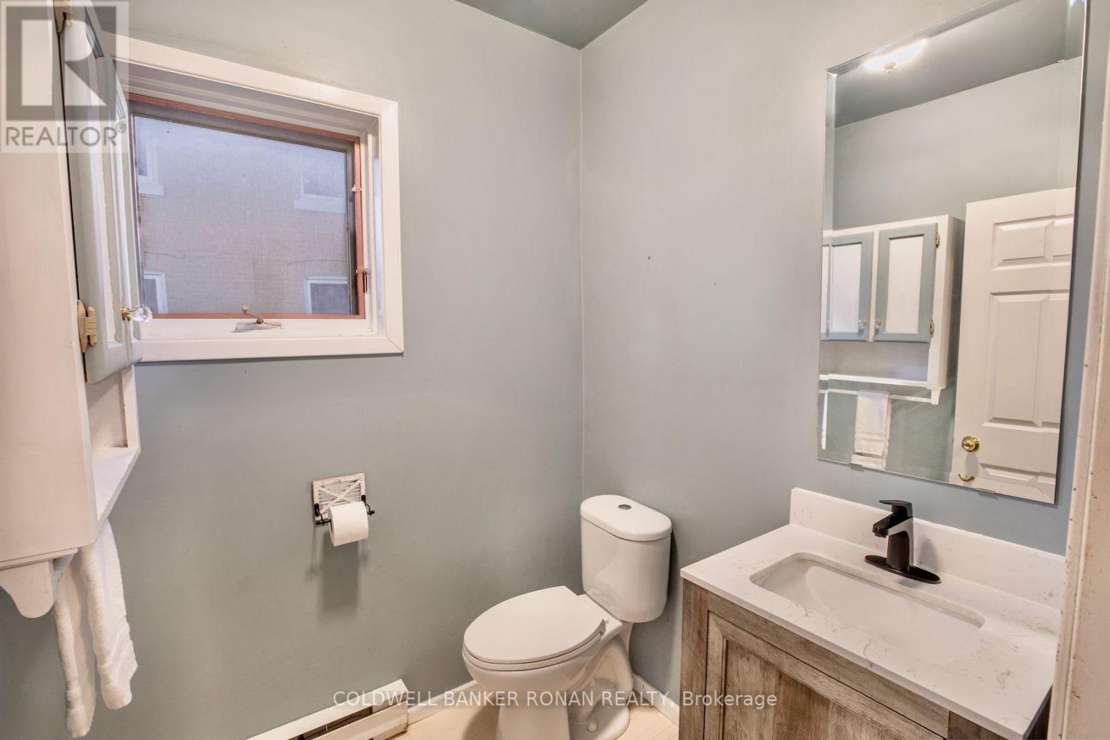 8121 MAIN STREET - 14