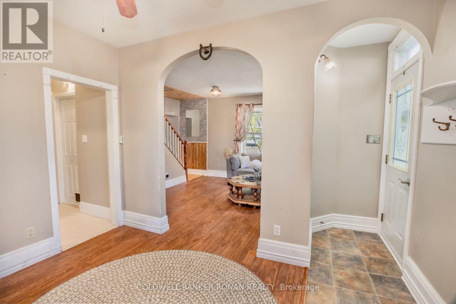 8121 Main Street, Adjala-Tosorontio (Everett), Ontario, L0M1J0, Adjala-Tosorontio (Everett), Ontario — photo 5 of 5
