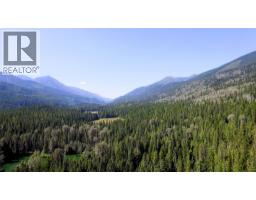 Primary Bedroom - 15370 Highway 31 Highway, Poplar Creek, BC V0G1N0 Photo 7