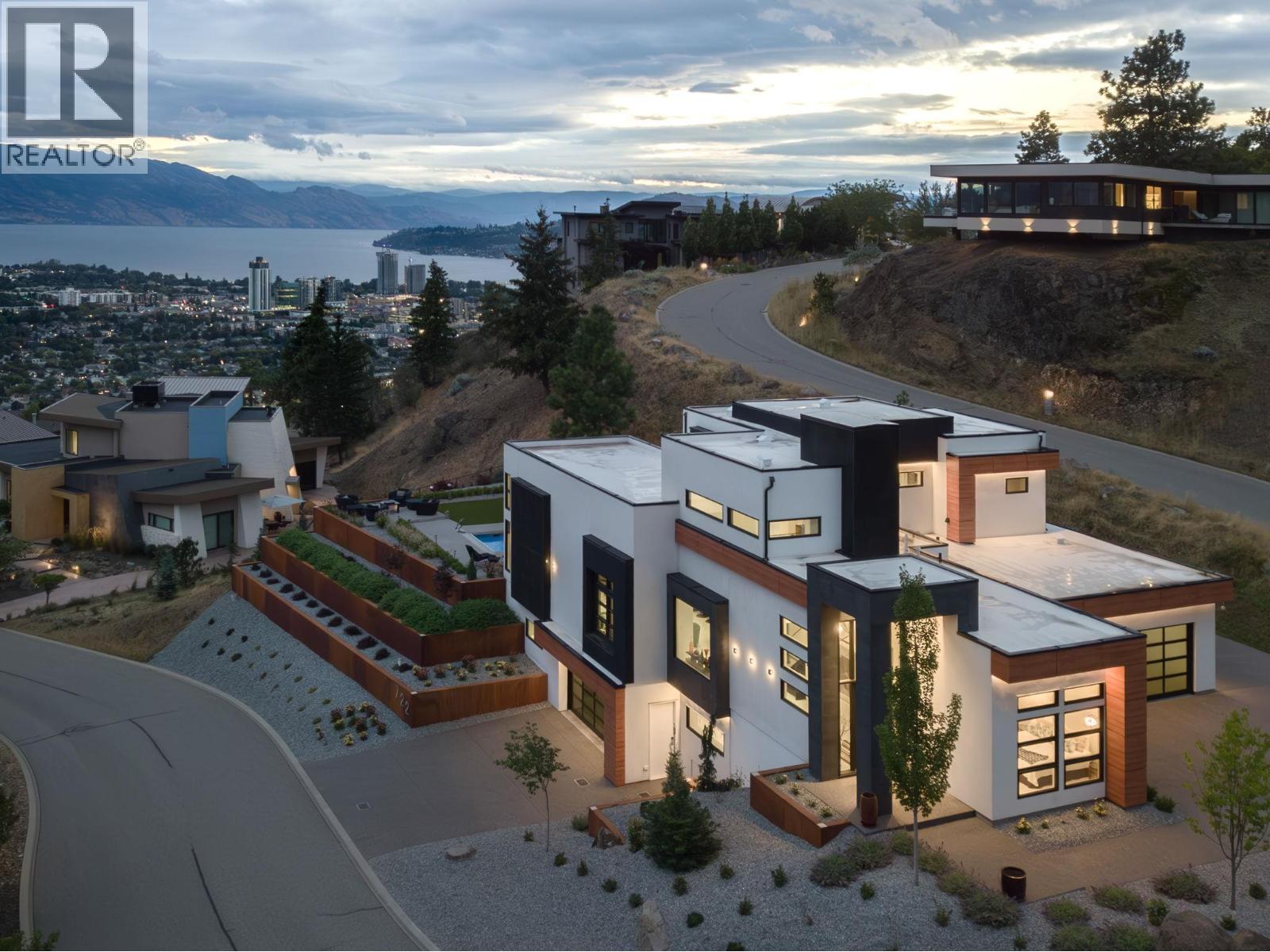 722 Highpointe Place, Kelowna