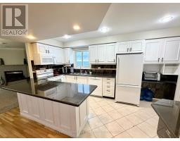 Kitchen - 227 Hickling Trail, Barrie, ON L4M5W6 Photo 6