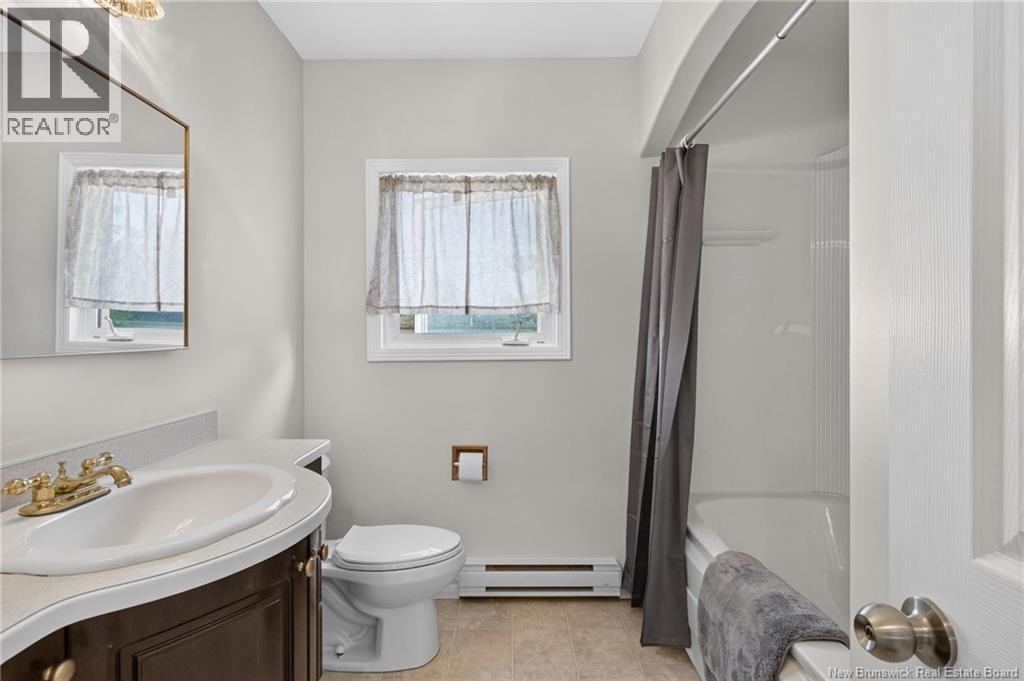 22 Ashburn Avenue - Image 33