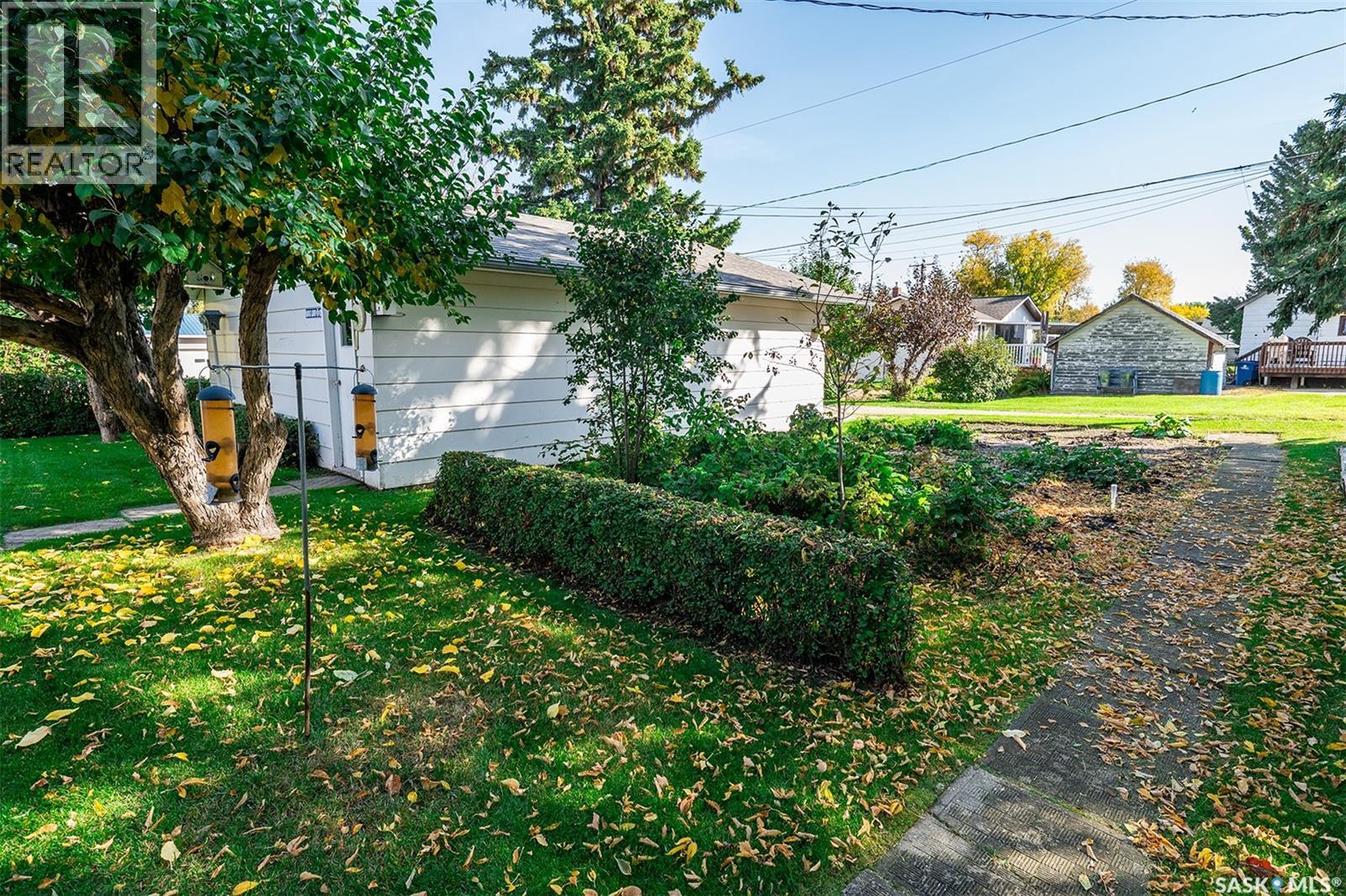 404 6th STREET E, Wynyard — photo 34