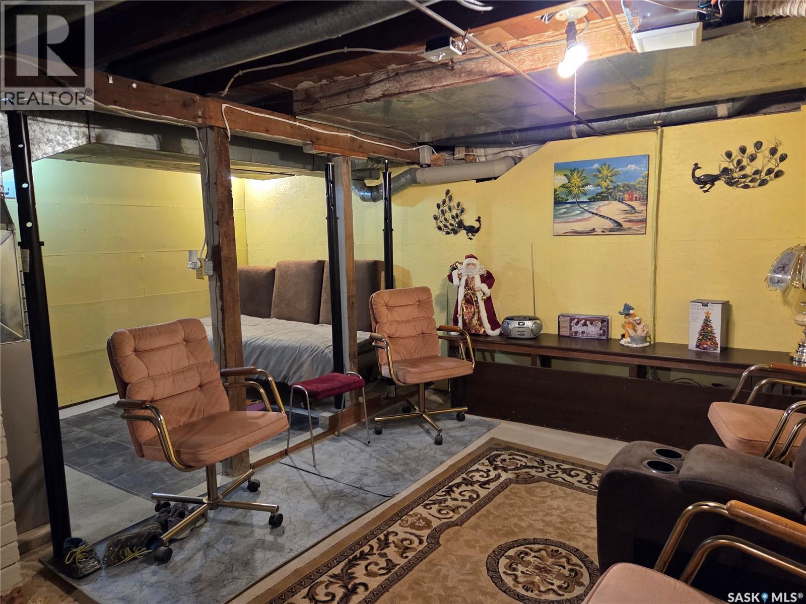817 Stadacona STREET E - 22