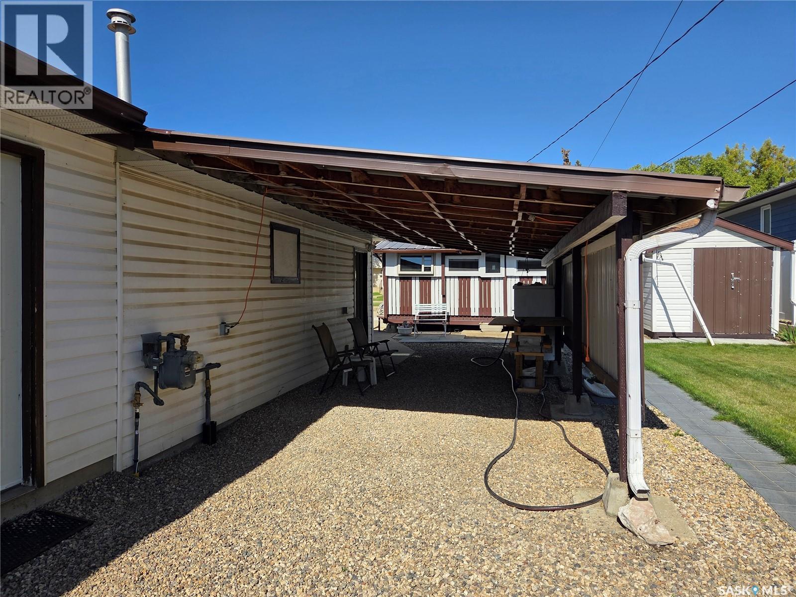 817 Stadacona STREET E, Moose Jaw — photo 5