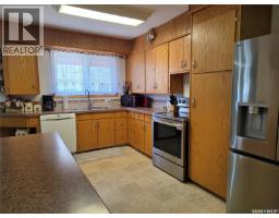 4pc Bathroom - 817 Stadacona Street E, Moose Jaw, SK S6H0K5 Photo 8