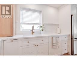 16 Robindale Avenue, Toronto, ON M8W4A9 Photo 6