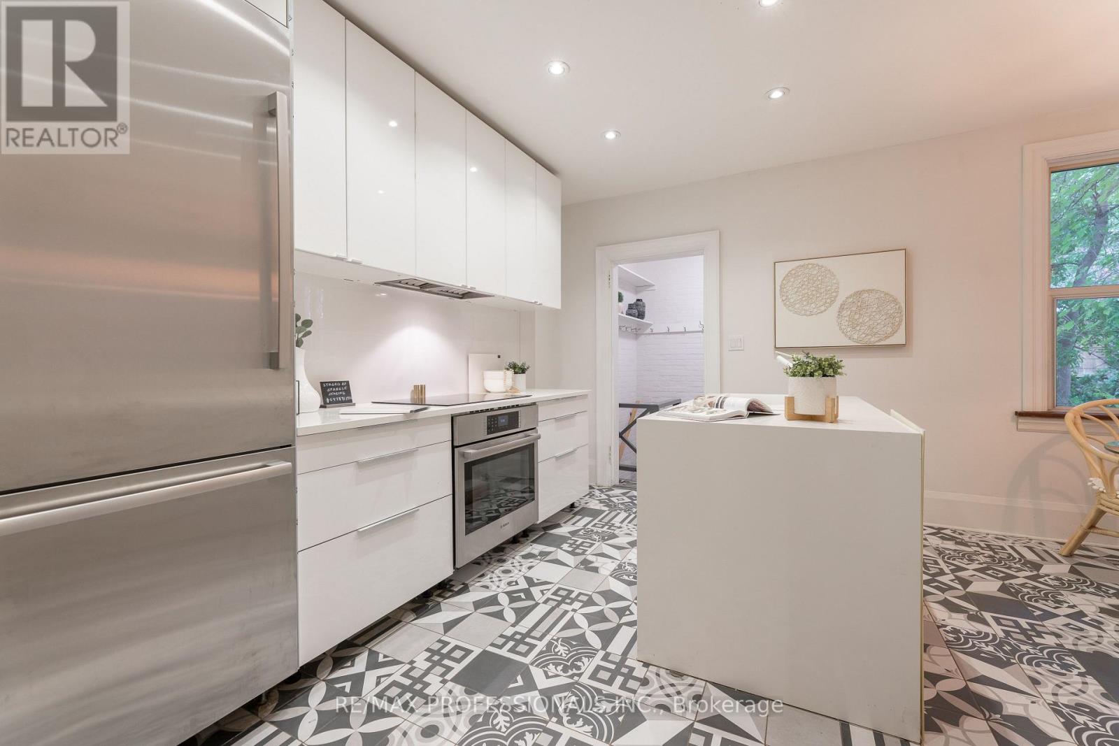 181 GARDEN AVENUE - 10