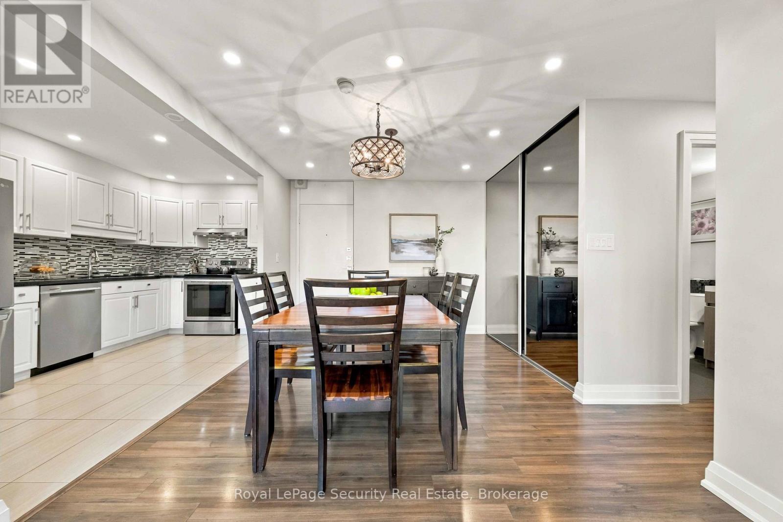 Photo of 1504 - 250 SCARLETT ROAD