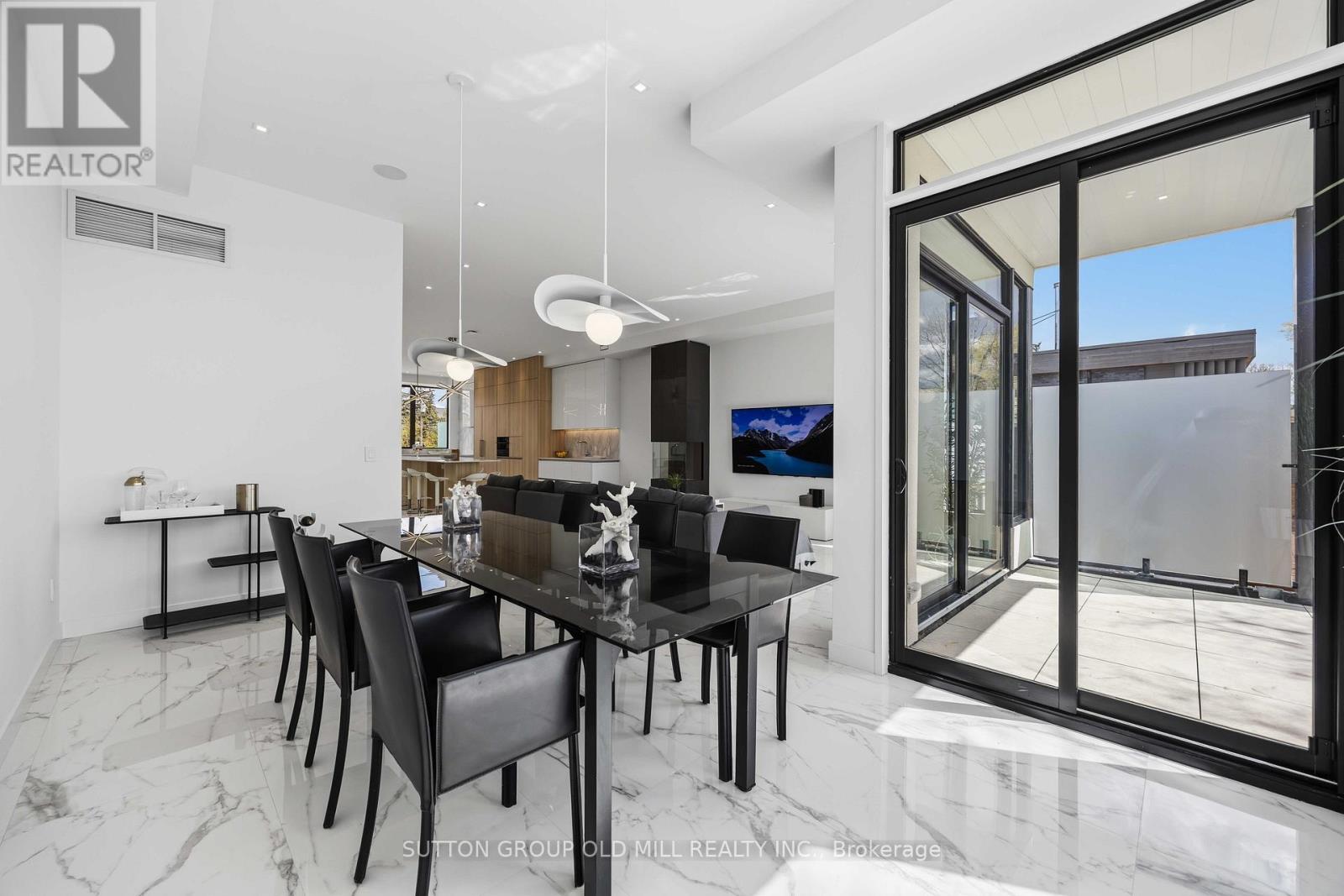 89 REGAL ROAD - 10