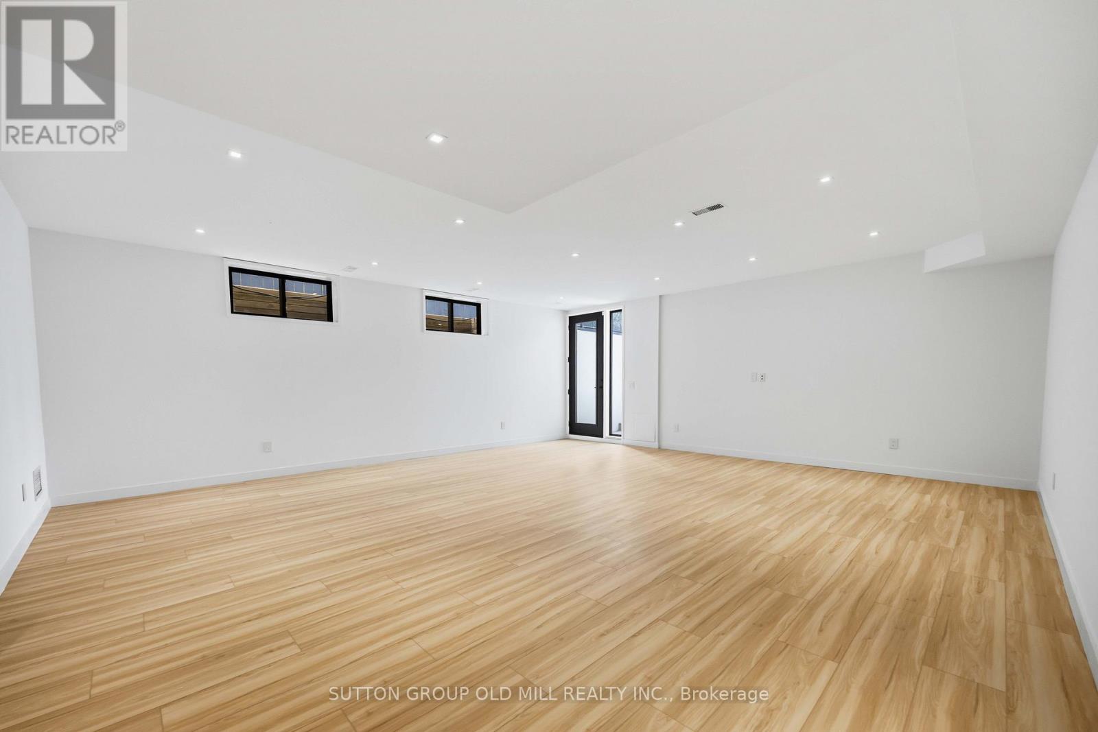 89 REGAL ROAD - 19