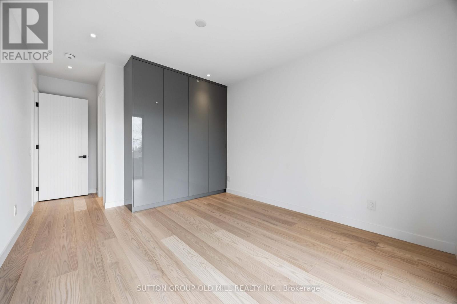 89 REGAL ROAD - 23