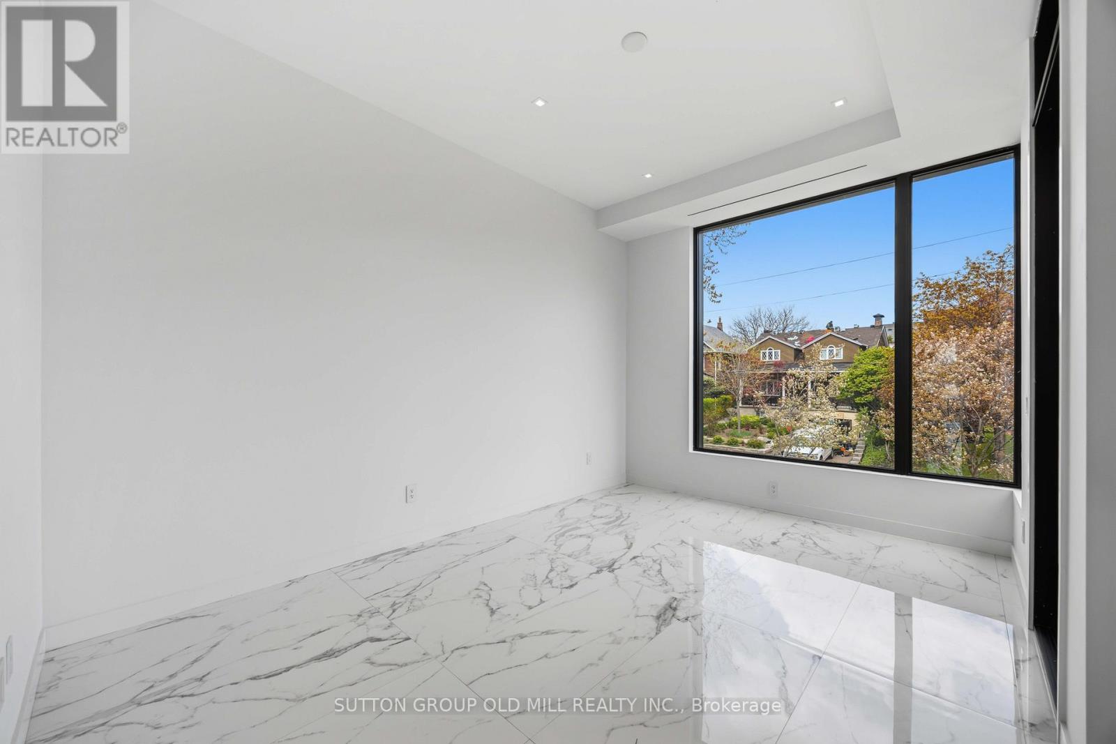 89 REGAL ROAD - 25
