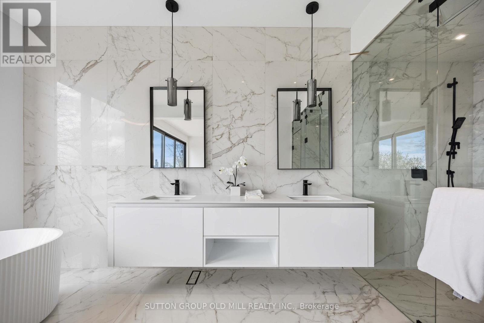 89 REGAL ROAD - Image 30