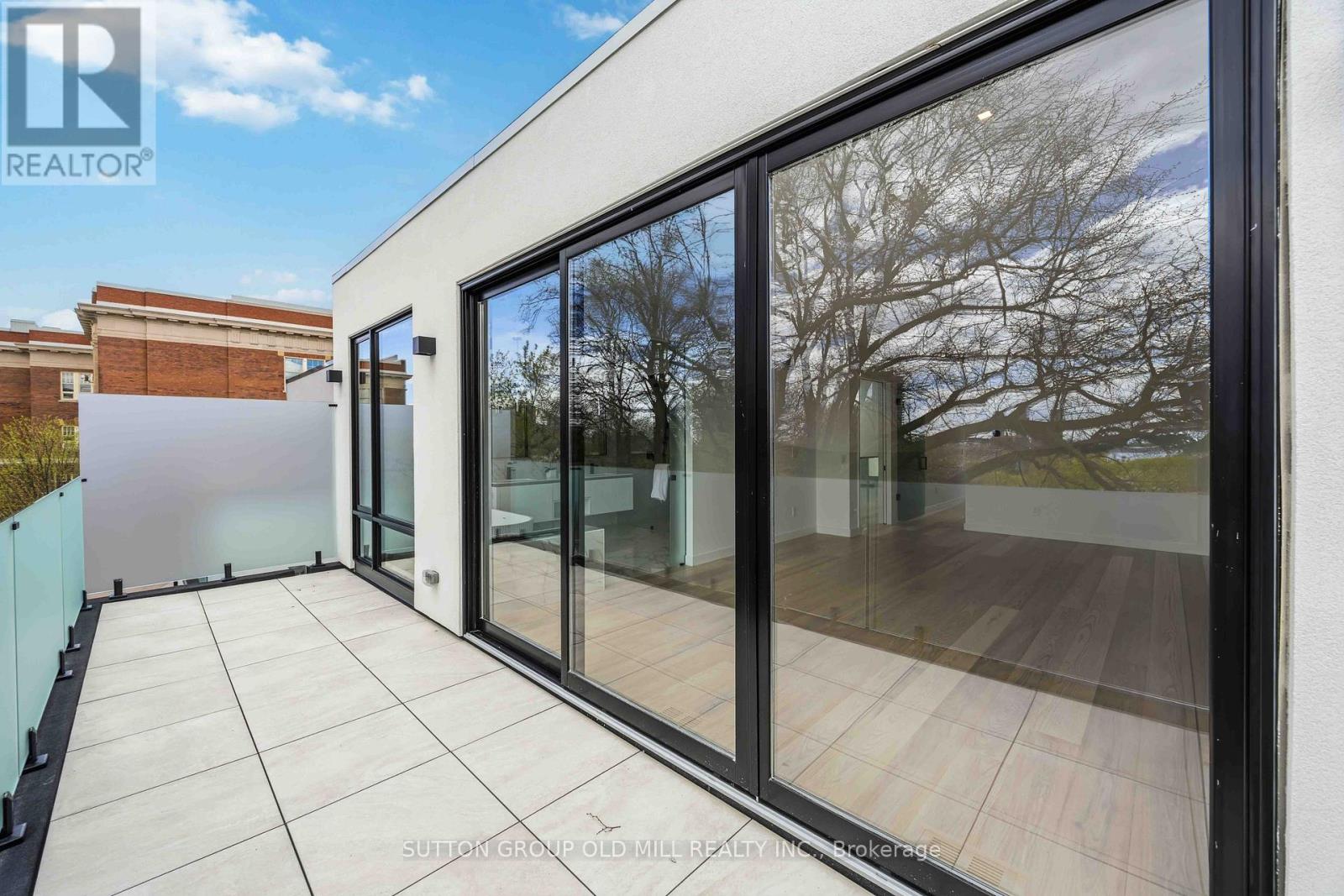 89 REGAL ROAD - 35