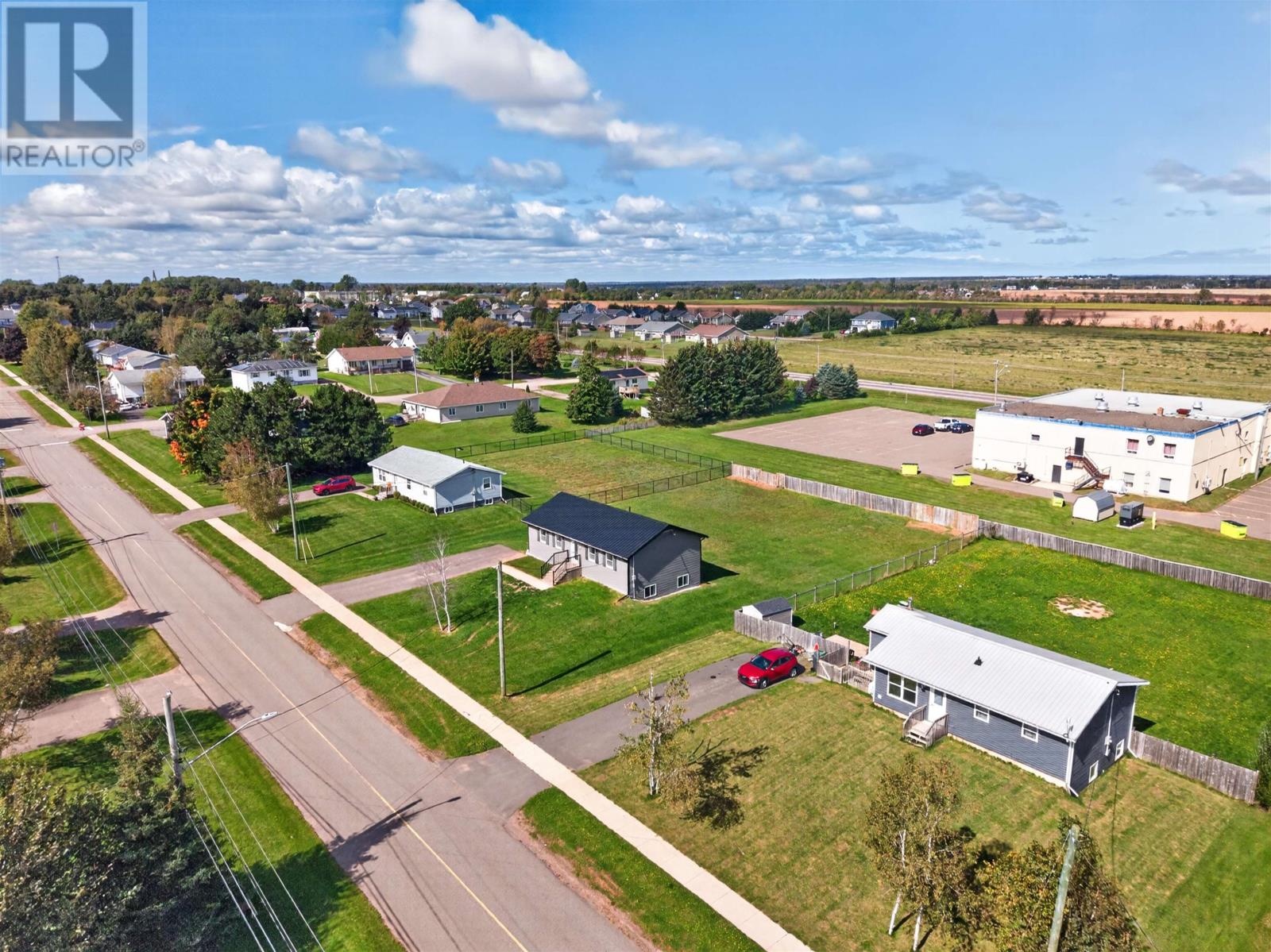 89 KELLY Drive - Image 45