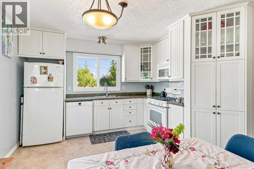 9313 111 Avenue - 9