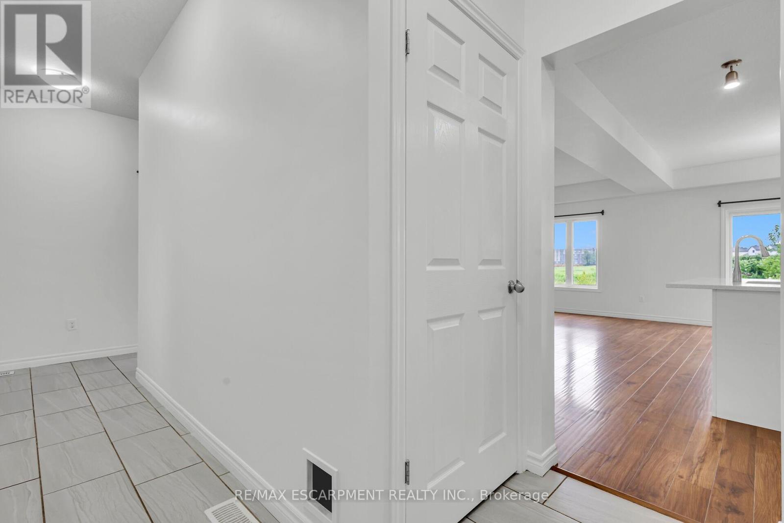 1318 CAEN AVENUE - Image 35