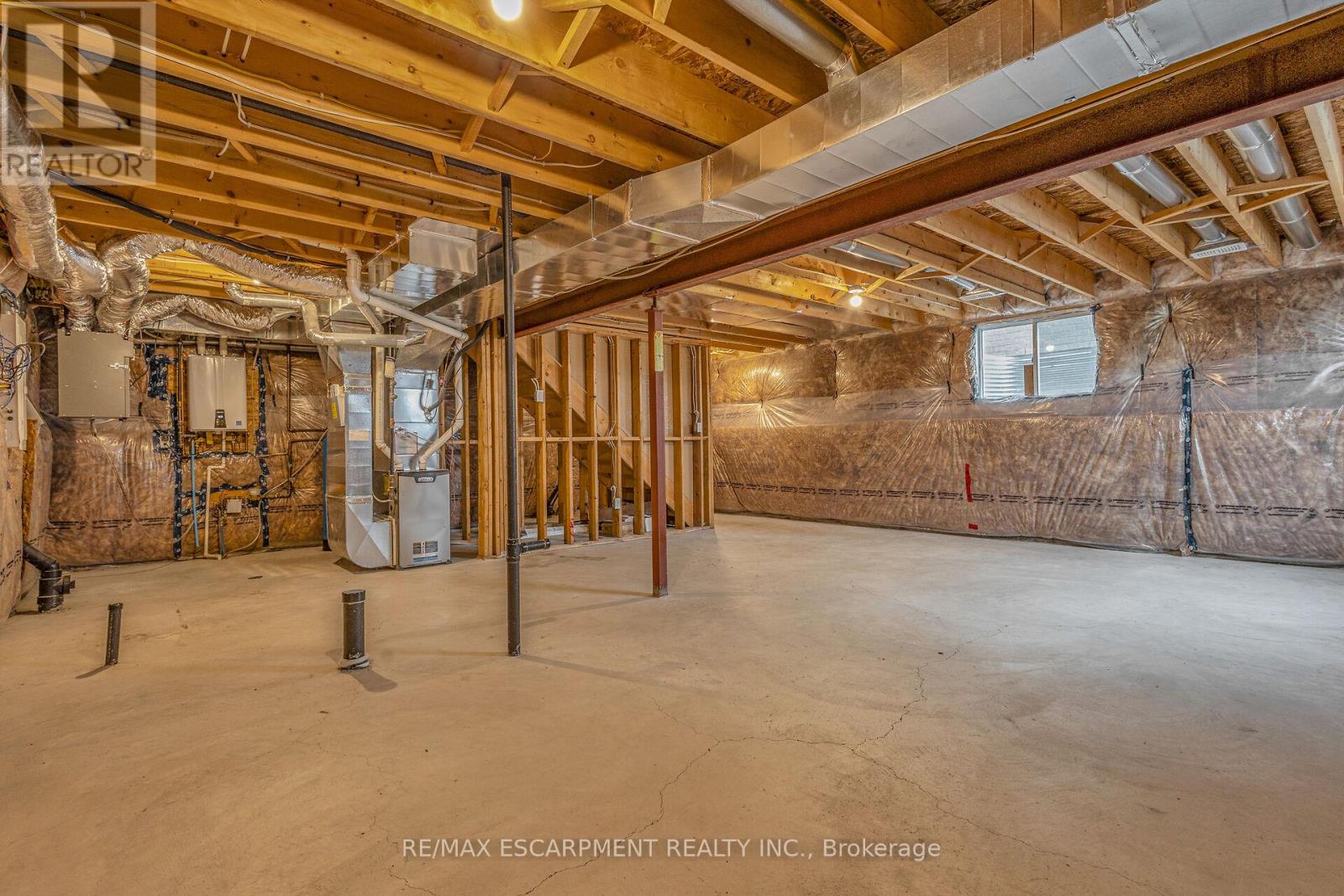 1318 CAEN AVENUE - Image 37
